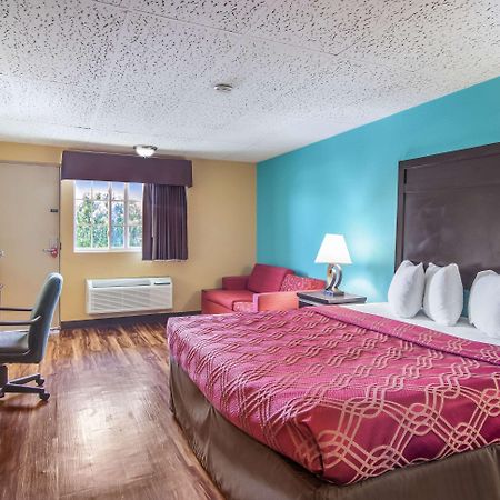 Econo Lodge Hotel Μπράντφορντ Εξωτερικό φωτογραφία