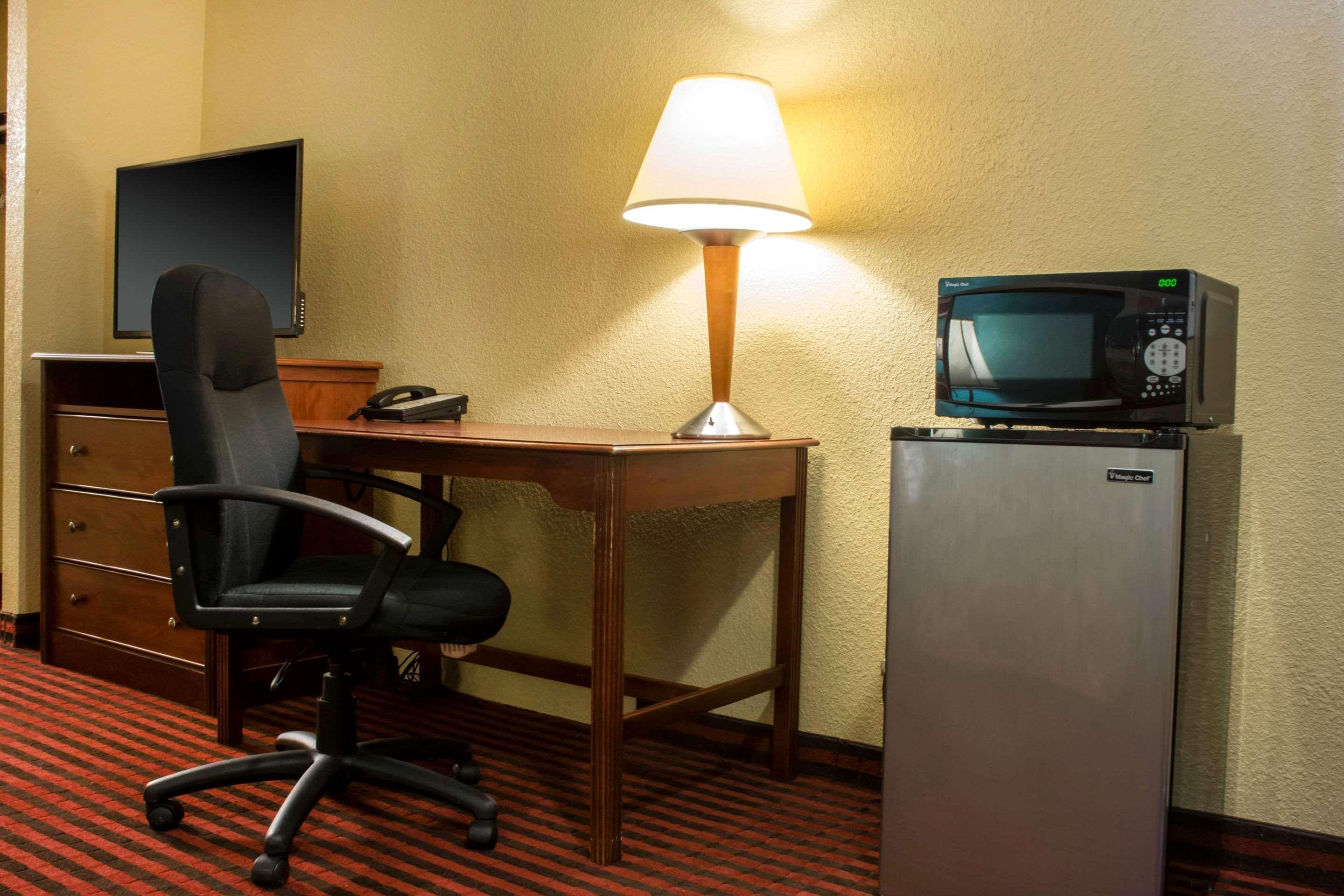 Econo Lodge Hotel Μπράντφορντ Εξωτερικό φωτογραφία