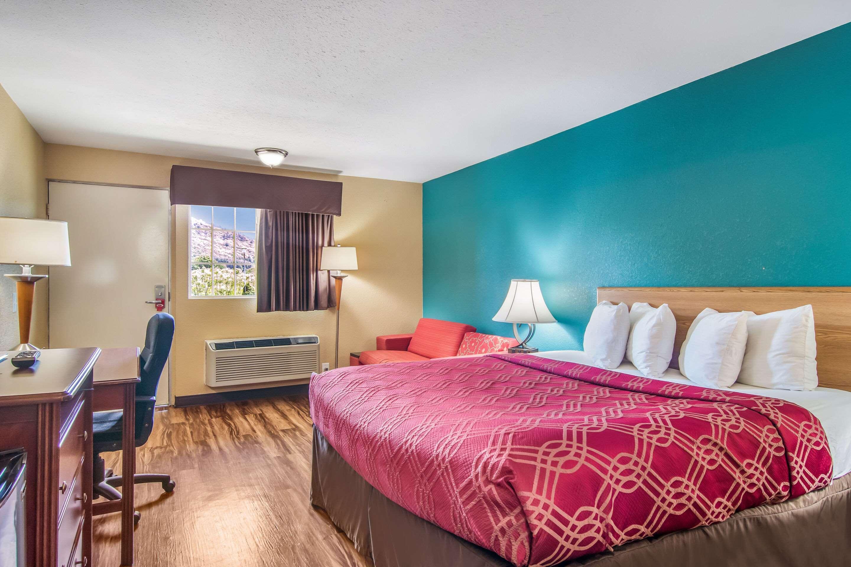 Econo Lodge Hotel Μπράντφορντ Εξωτερικό φωτογραφία