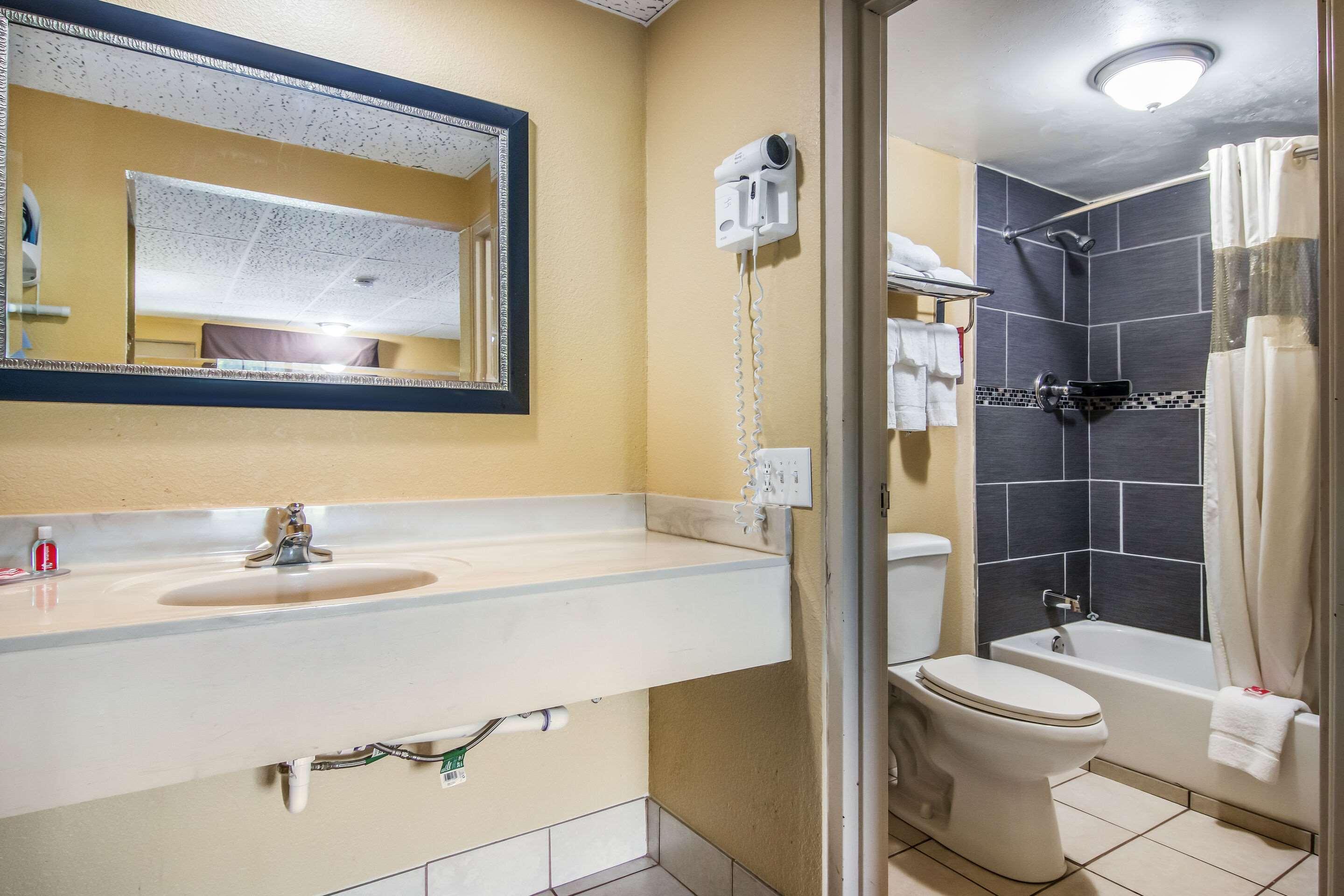 Econo Lodge Hotel Μπράντφορντ Εξωτερικό φωτογραφία