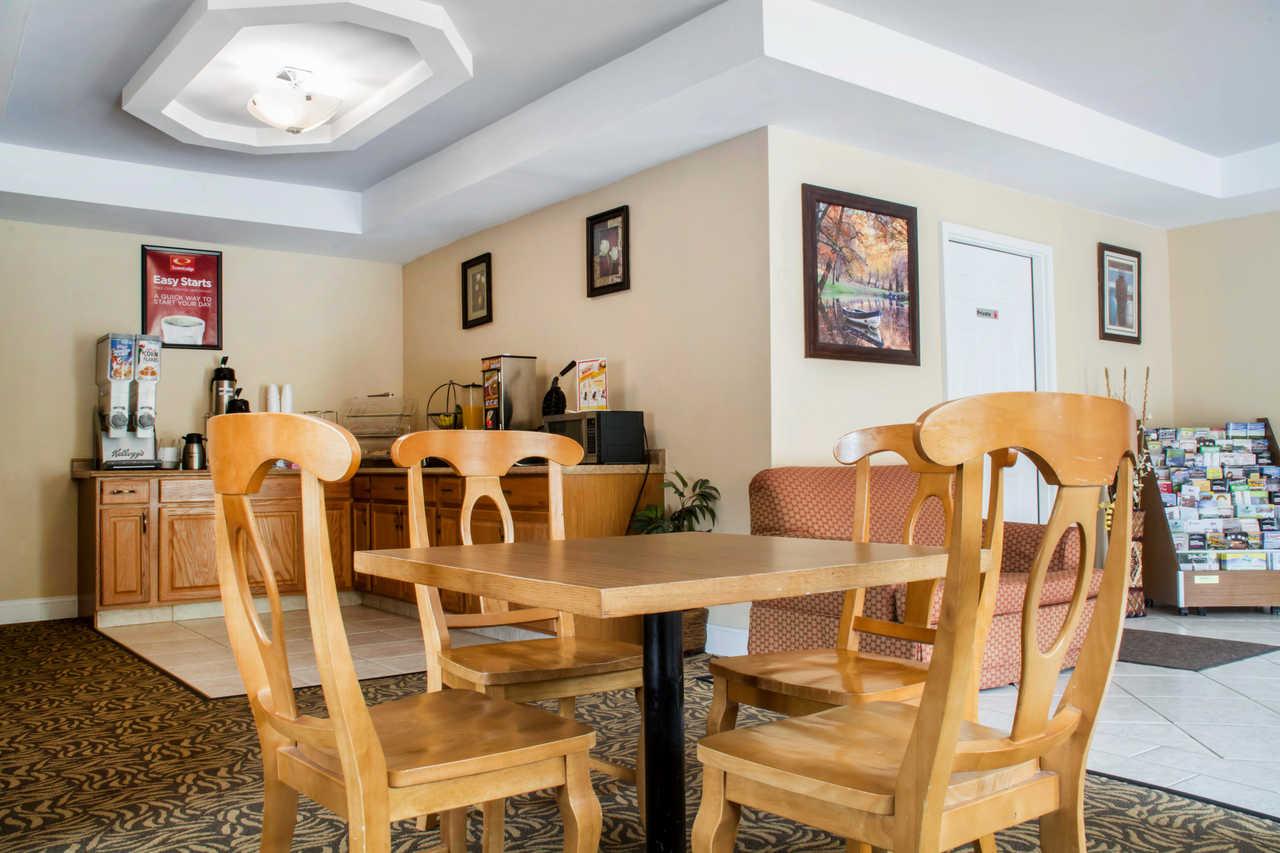 Econo Lodge Hotel Μπράντφορντ Εξωτερικό φωτογραφία
